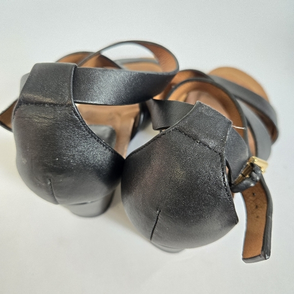 Söfft Black and Tan Leather Low heel Sandals Sz 7 - Picture 2 of 6